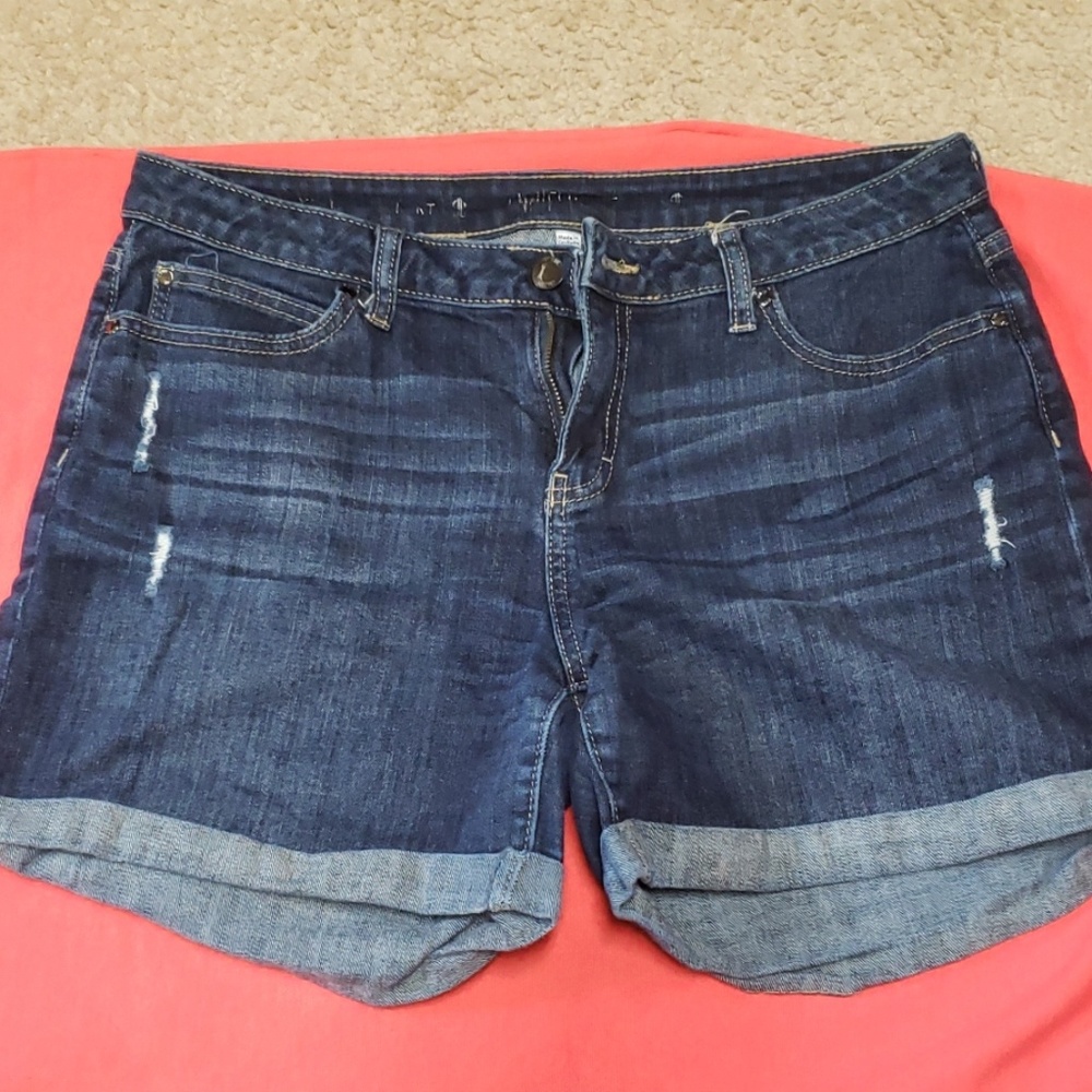 Jennifer Lopez boyfriend shorts